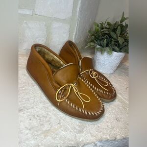 Cabela’s natural brown Leather Shearling Lined Moccasin Slip On slippers sz 15
